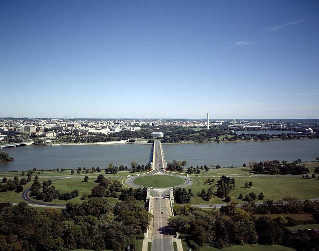 7. Image Aerial view of the Lincoln Memorial This is an aerial view of Arlington National Bridge
