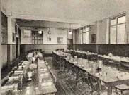 Pupils did everything at the same time. They ate every meal in a large dining room. The food was often boring and overcooked.