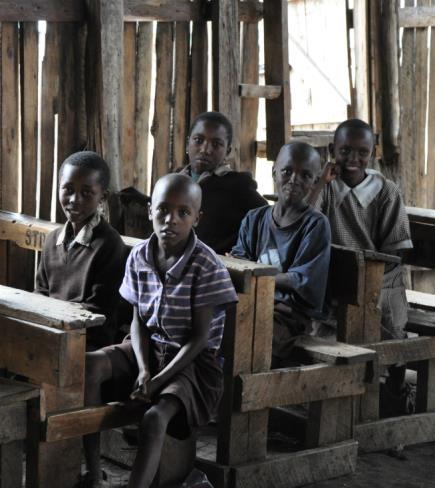 PUPILS IN A TEMPORARY CLASSROOM ECHARIRIA SCHOOL UGANDA MAIZE IS A STAPLE FOOD OF THE KENYAN DIET.