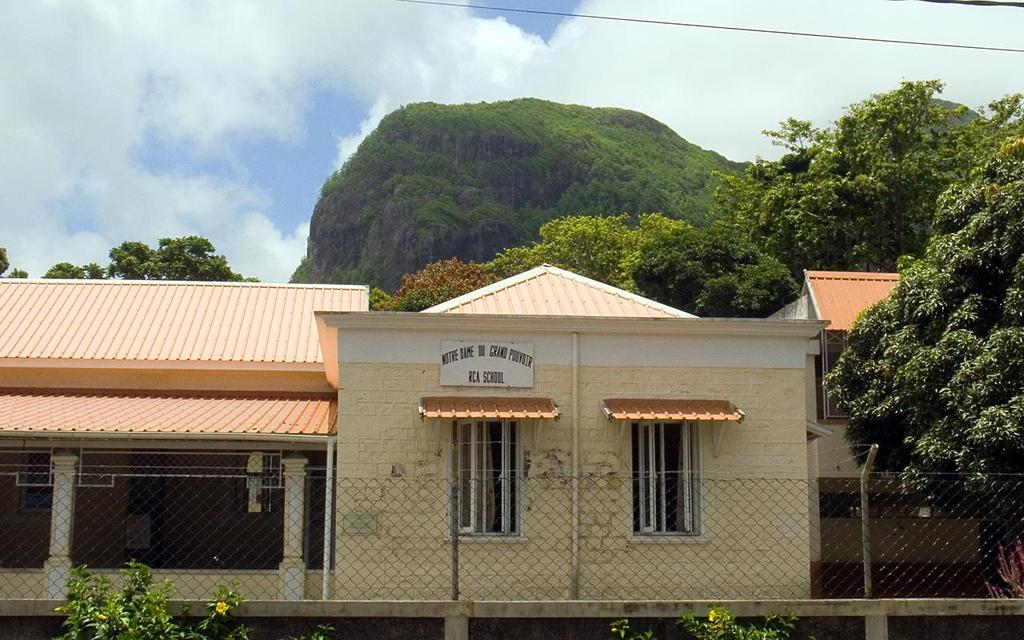 Mauritius 1874 Wellington 1898
