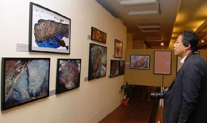 A Report India-China Rock Art Workshop-cum-Exhibition 2016 Exhibition Venue: 11, Mansingh Road,