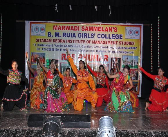 College Aual Festival Every year the college orgaizes 'Ras-Puhar' a grad cultural show of performig arts. It gives the studets a opportuity to exhibit their talets.