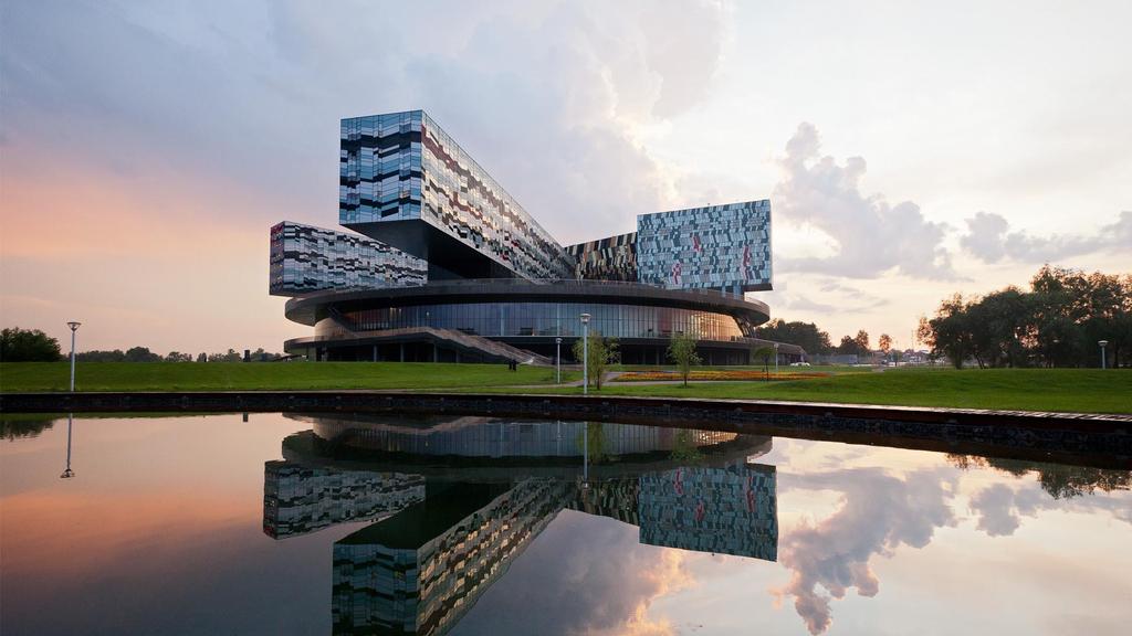 The Moscow School of Management SKOLKOVO is one of the top private business schools in Russia and CIS, the countries of the former Soviet Union.