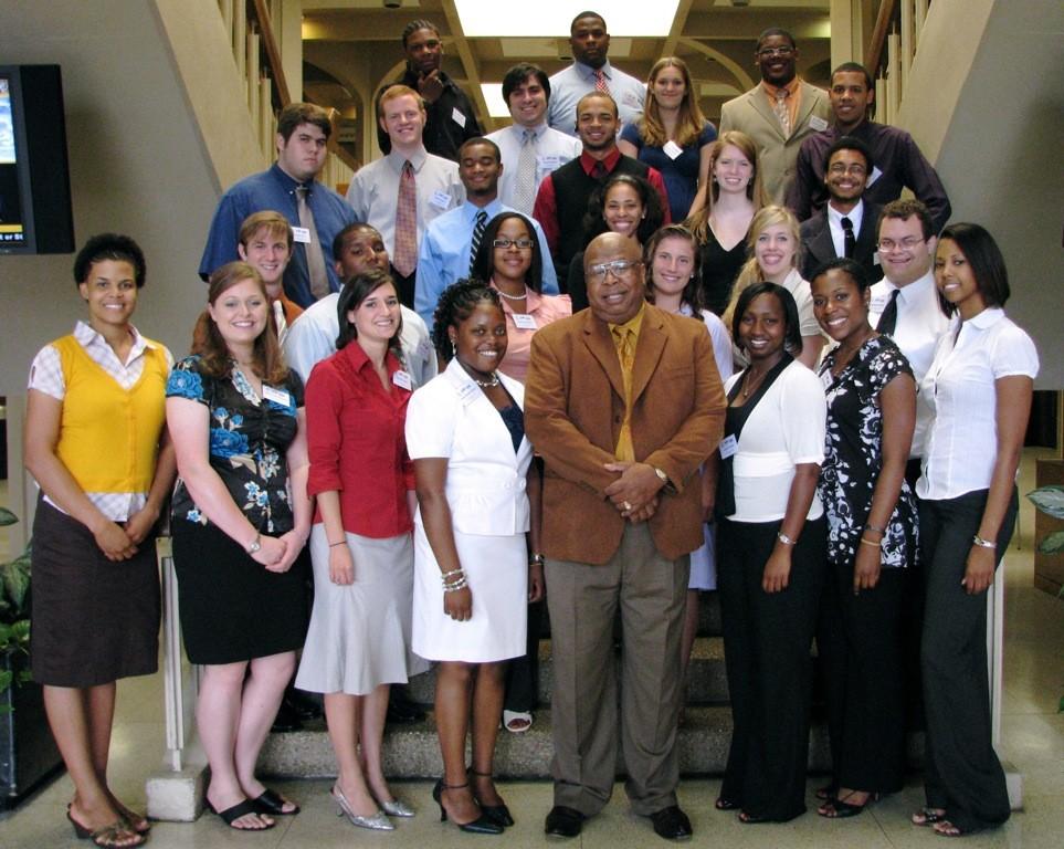 Kudos to all of the 2008 Summer Bridge participants! 2008 OSI Summer REU Twenty-three students conducted undergraduate research during our eight week REU program.