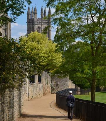 Following he our, enjoy he memorable panoramic views of Oxford s famous skyline from he Theare s Cupola a