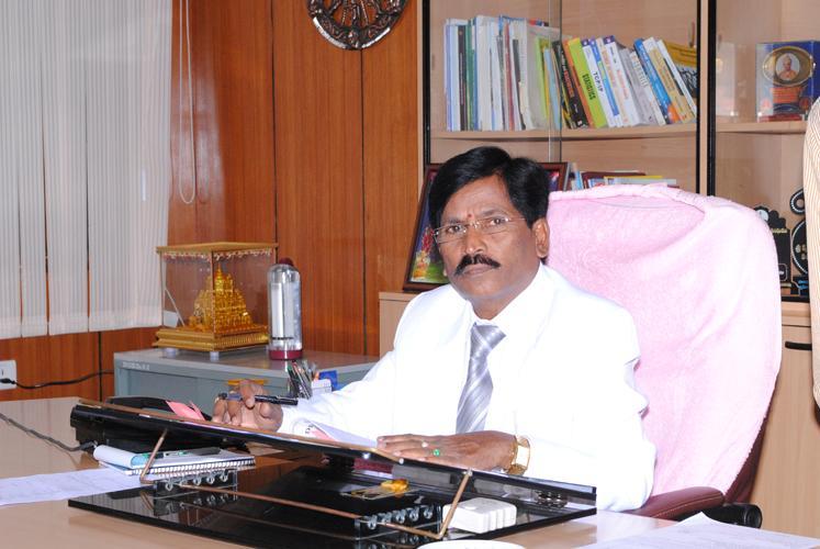 FROM DESK OF HON BLE VICE-CHANCELLOR The Dravidian University was established in 1997 at Kuppam, a Trilingual Junction in the Southwestern part of Andhra Pradesh with the initial support extended by