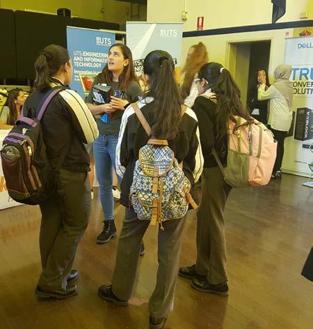 In addition, we invited various universities and other education providers to set up in the hall to give students and their parents a chance to ask specific questions about entry pathways, career