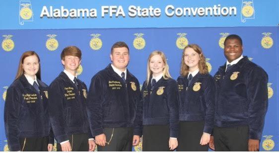 Volume 6, Issue 1; Summer 2016 South District FFA Summer Newsletter INSIDE THIS ISSUE: State Convention 1 DOLC 2 COLW 3 POA 4 Fundraising 5 Membership Drive 6 Chapter Visits 7 Round-Up Recap 8 Did