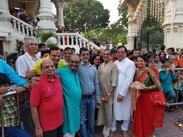 Not only did everyone perform Puja but also had a good chance to network among the Marwari and Gujrati Samaj members and enjoy the prasadam prepared by Sivam temple,