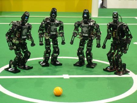 Motivation Motivating example Robot Soccer