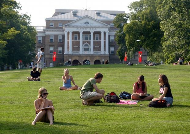 College Visits: WHAT are they and WHY should you go?