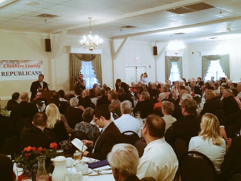 2015 Lincoln Day Dinner Thanks to everyone who came to support our Lincoln Day Dinner, and also to the many who donated and bought auction items! It was a full house of about 200 people.