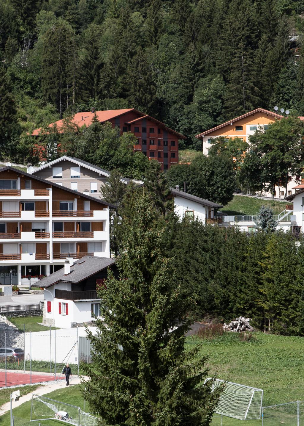 Fees and other expenses BLUCHE, SWITZERLAND DOMESTIC SWISS RESIDENTS AND
