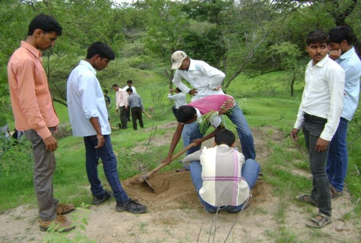 Volunteers planting Trees at Nizarneshwar Volunteers planting Trees at Nizarneshwar Mahatma Gandhi