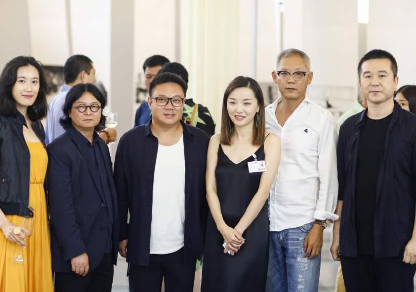 Collectors and VIPs A bespoke VIP program, incorporating private tours and dedicated museum visits, ensures PHOTOFAIRS Shanghai welcomes some of the largest art collector groups in Asia.