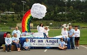 Encouraging residents to sign up to save lives, by joining the KY Organ Donor Registry, Powell County Circuit Clerk Darlene Drake and her staff participated in the Powell Co Parade.