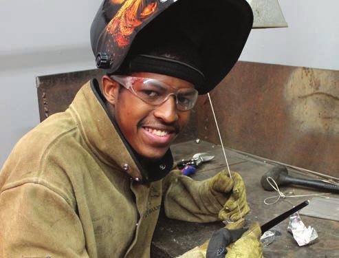 WELDING TECHNOLOGY & METAL FABRICATION MANUFACTURING AND PRODUCT DEVELOPMENT INDUSTRY SECTOR Credit up to 40 per year Community Collee Credit Available: Collee Prepares students in a career pathway