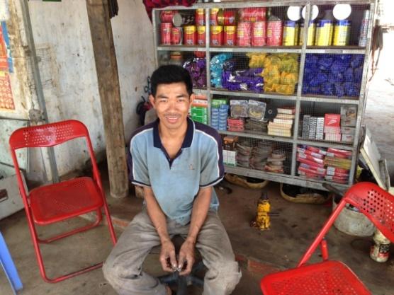 Photo: A student who graduated and opened a motorcycle repair shop (Interview with graduate) The content of the course is very good. It provides easy-to-understand explanations.