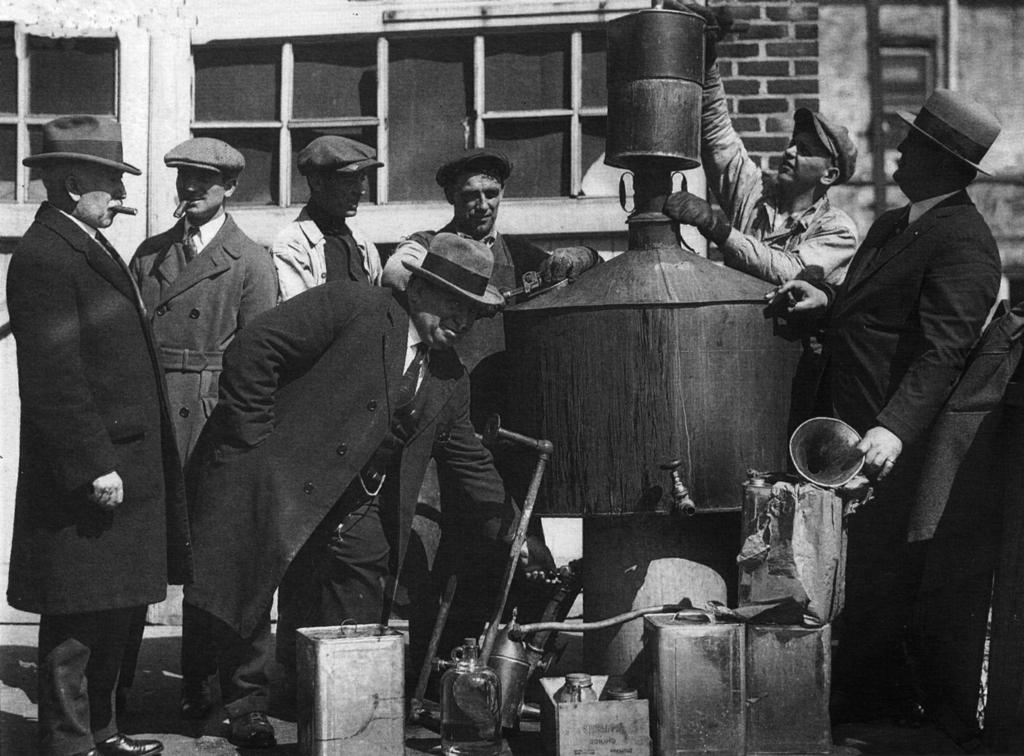 6 SOURCE D A photograph of Federal prohibition