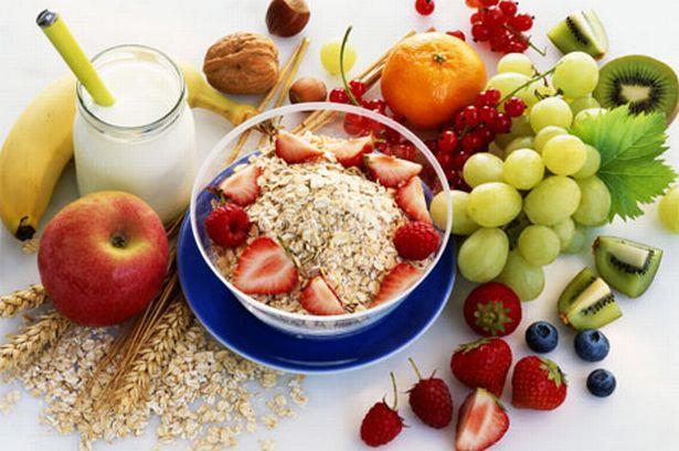 4. Healthy Eating Plan your family meals for the week breakfast, snacks, lunches and evening meals Carry out a weekly food shop and make sure you write a list Avoid high sugary and fatty foods or