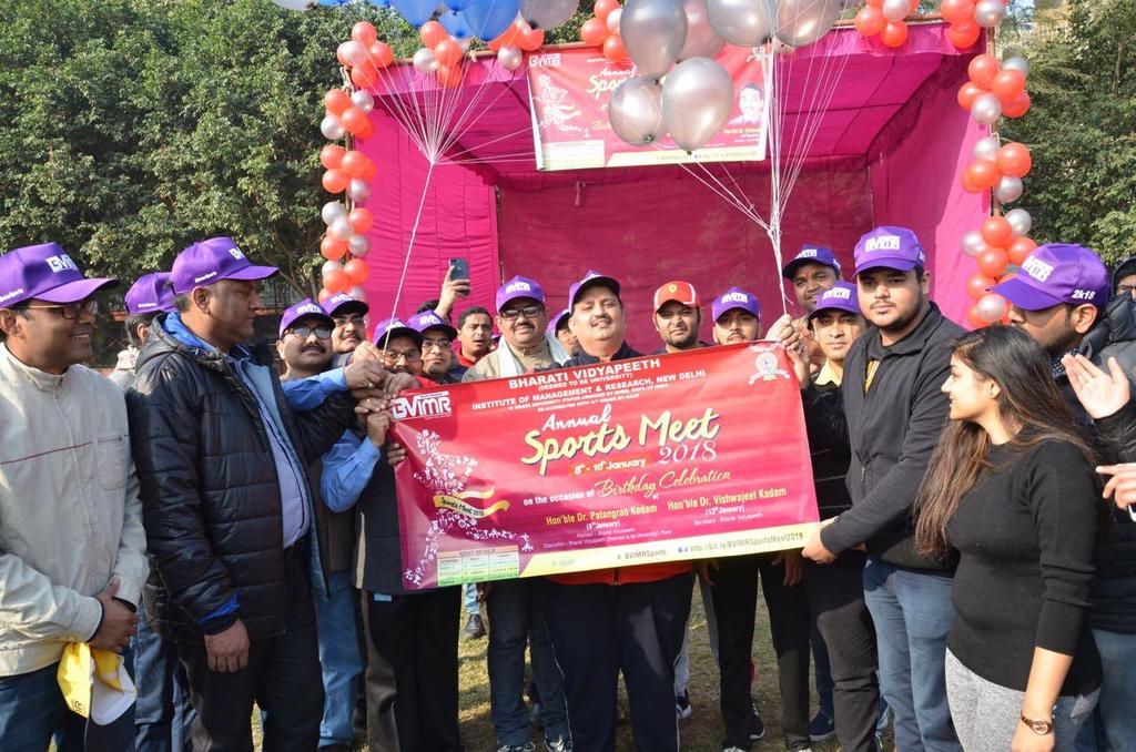 Dr Vikas Nath,Director BVIMR New Delhi along with the students and faculty members inaugurating the Sports Meet 2018 As per the pre decided day, date and time; the ground of BVIMR was filled with