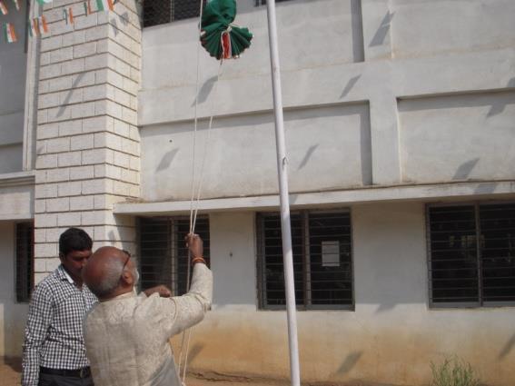 INDEPENDENCE DAY The Chairman hoisting the Flag Every citizen of India is well aware that 15 August is the day when India got its independence from British rule to become a free country.