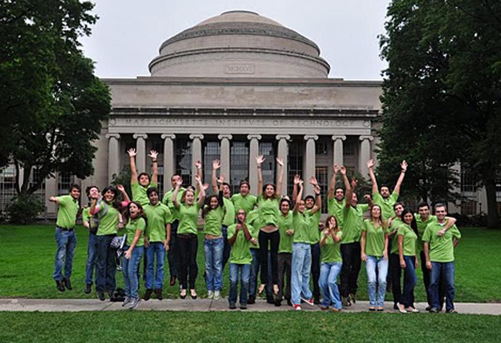 MIT IMMERSION Students of The Lisbon MBA International Program immerse themselves at MIT s Sloan School of Management in Boston, USA.