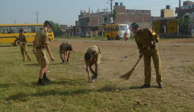Shramdan was done by NCC cadets to spread awareness amongst the children regarding cleanliness.