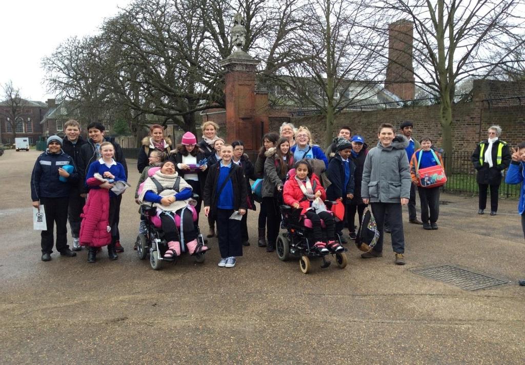 The day we went to meet the Queen! 7A and 7B were treated to a visit to Kensington Palace on Friday.
