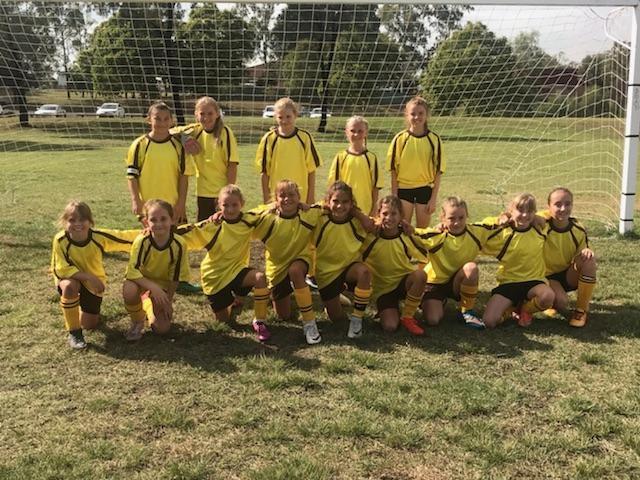On Wednesday, Mr Heien and Mr Andrews took the Boys and Girls Football (Soccer) teams to Alroy oval to play in the PSSA knockout against Singleton PS.