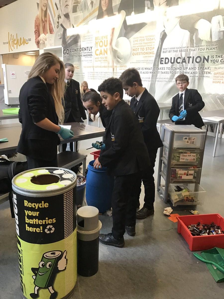 Community @ Victory Our fabulous Eco-council, working hard organising our recycling.