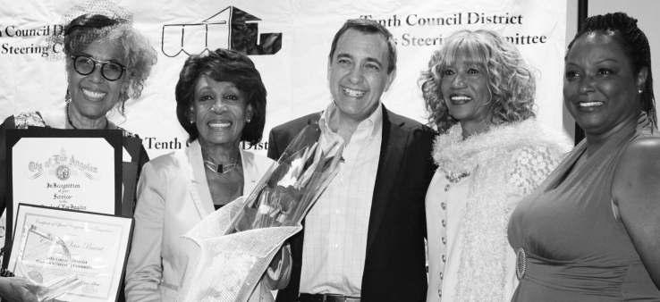 B-1 LOSANGELESSENTINEL 10thCouncilDistrictWomen ssteeringcommittee Heldits33rdGenevaCoxAnnualScholarshipAwardsLuncheon Honoring Congresswoman Maxine Waters Outstanding Lifetime Achievement Award