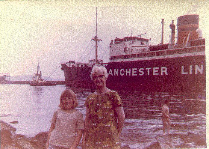 STONEY WALL 1964 MANCHESTER LINER IN THE BACKGROUND After reading this if anyone has any old photos of