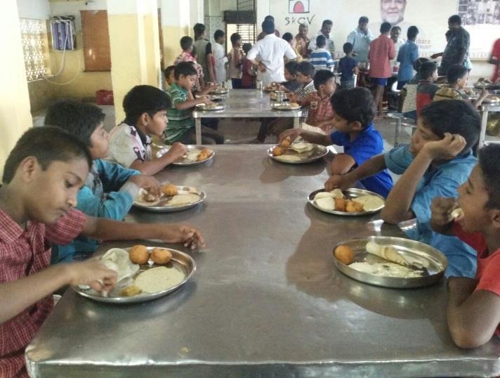 15.4.2018: Sri Ravindra garu and Sneham Charities members from Bhavanipuram visited