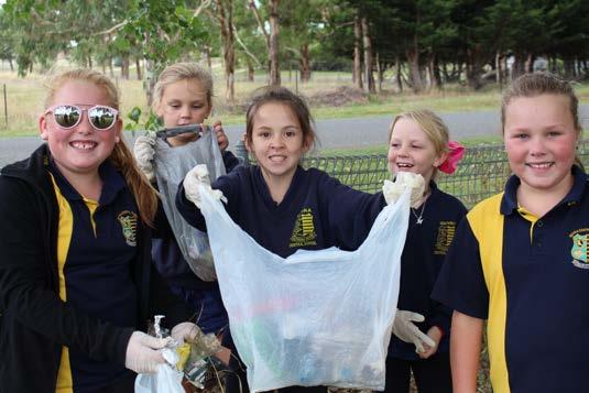 CLEAN UP AUSTRALIA DAY Early stage 1 - Stage 3 students participated in our annual Clean up Australia day which was held on 2nd March 2018.