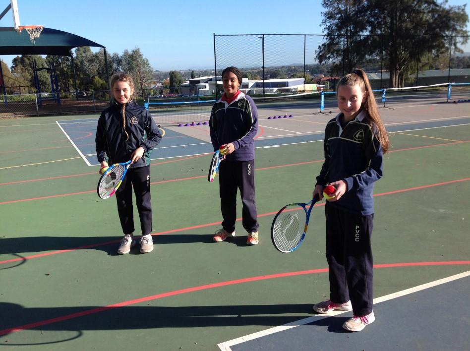 PRIMARY SPORT Hot Shots Tennis Clinic The year 3-6 students have completed their three week Hot Shots Tennis Clinic in Physical Education this week.