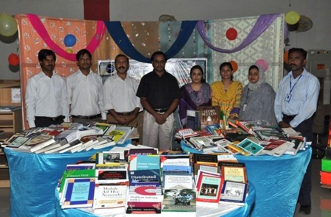 The participants showed great interest in books that were available in great variety.