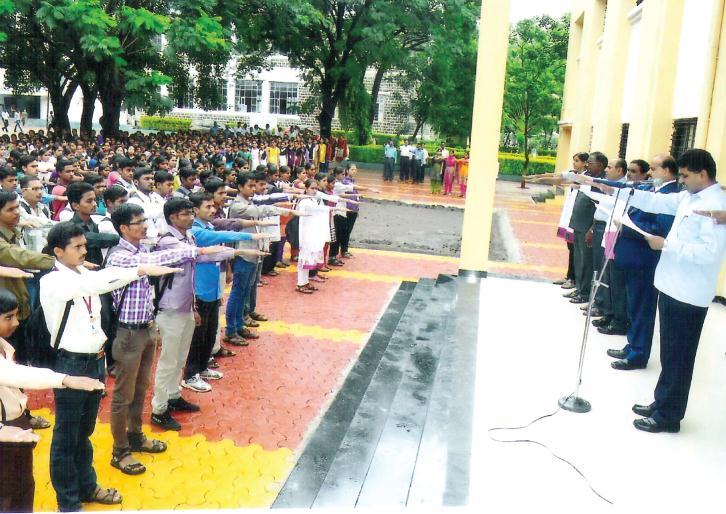 Narayanrao Borawake College, Shrirampur R. B. Narayanrao Borawake College, Shrirampur celebrated with enthusiasm on 26 th November as Constitution Day.