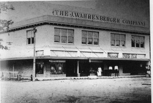 14 WAHRENBERGER STORE (1913) 128 TX-105, Conroe, TX 77301 The original building on this site was the largest