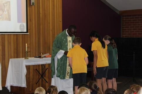 Welcoming Mass Yesterday (Wednesday 20 th February) we celebrated our Welcoming Mass in the Hall. This was a special Mass as the Grade 6 leaders were commissioned and their badges were blessed.