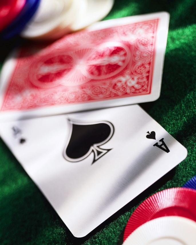 Examples Poker Agents Learn how to play based on