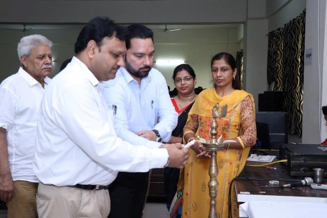 Barjesh Kochar(Director MVSIT) were welcomed by presenting bouquets of flowers. The event began with the Tilak Ceremony followed by Deep Prajawalan by Dr.