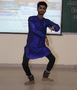 After Deep Prajawalan, Ganesh Vandana was performed by student of CSE 3 rd Year.