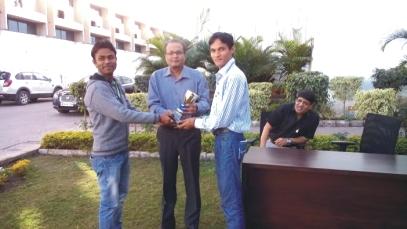 the CMD Mr. Sunil Trivedi Runner-up Trophy Second Runner-up Trophy being handed over by Mr.