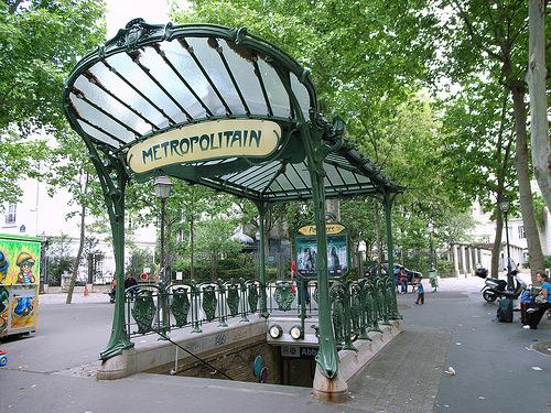 The Carte Paris Visite pass offers unlimited metro, RER, and bus travel, plus reductions at selected tourist sites.