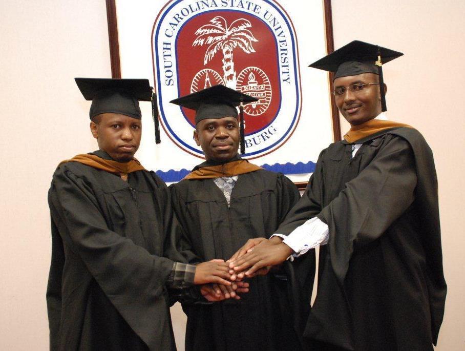 A Success Story: Burundi Students Graduate from MBA Program Dessiree Hakizimana, Eric Uwimana, Emmanuel Bizimana Two years ago, three students from Burundi embarked on the campus of South Carolina