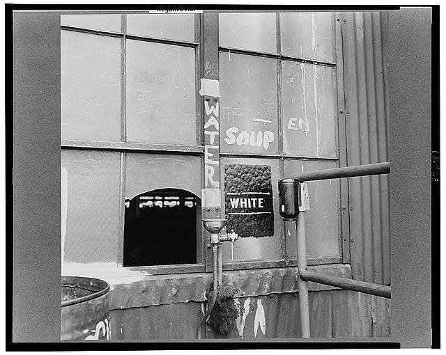 Appendix I: Library of Congress Resources 1. Image Bethlehem-Fairfield shipyards, Baltimore, Maryland. A drinking fountain. (1943) http://www.loc.gov/pictures/item/owi2001027133/pp/ 2.