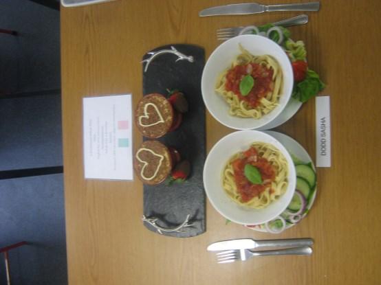 Level 2 FOOD AND COOKERY (Option) Aims of the Course: The aim of the course is to give students a life-long interest in developing and creating visually impressive and nutritious dishes.