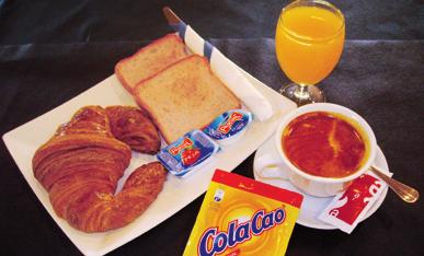 / infusion or hot chocolate + croissant + fruit juice coffee / tea / infusion or hot chocolate + croissant + 2 pieces of toast +