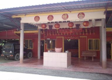 SOCIAL, CULTURAL AND RELIGIOUS PRACTICES Rantau Panjang has a population consisting of mostly elderly people between 40 and 88 years old.